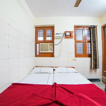 Hotel O Sree Radha Lodge Near Snow World Secunderabad Bagian luar foto