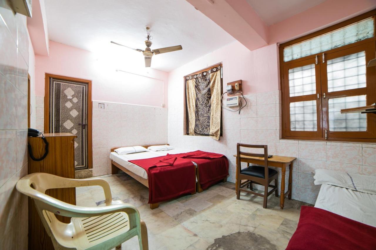 Hotel O Sree Radha Lodge Near Snow World Secunderabad Bagian luar foto