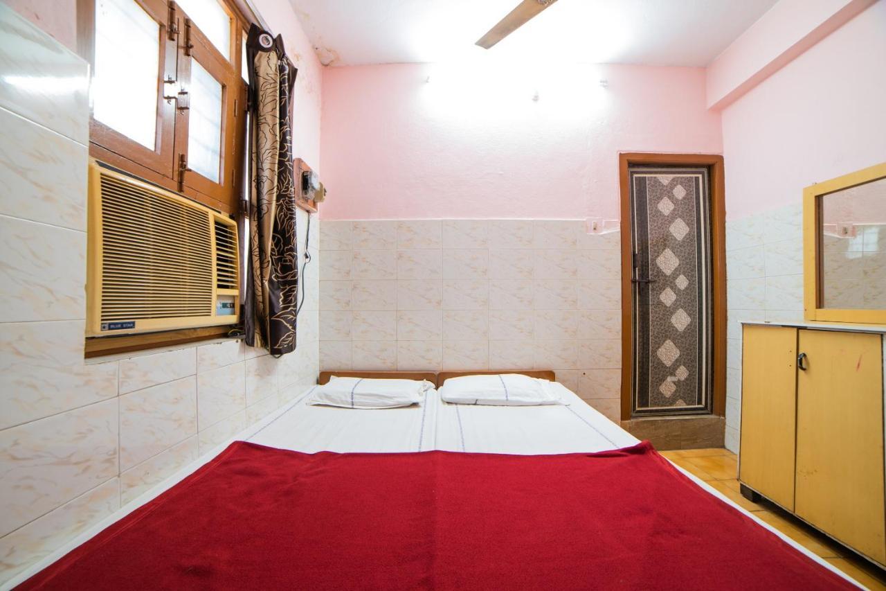 Hotel O Sree Radha Lodge Near Snow World Secunderabad Bagian luar foto