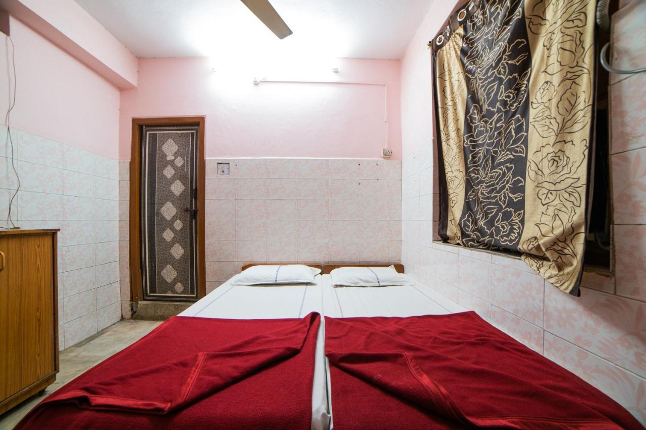 Hotel O Sree Radha Lodge Near Snow World Secunderabad Bagian luar foto