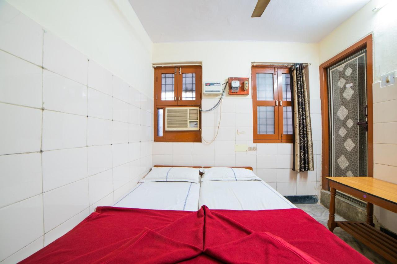 Hotel O Sree Radha Lodge Near Snow World Secunderabad Bagian luar foto