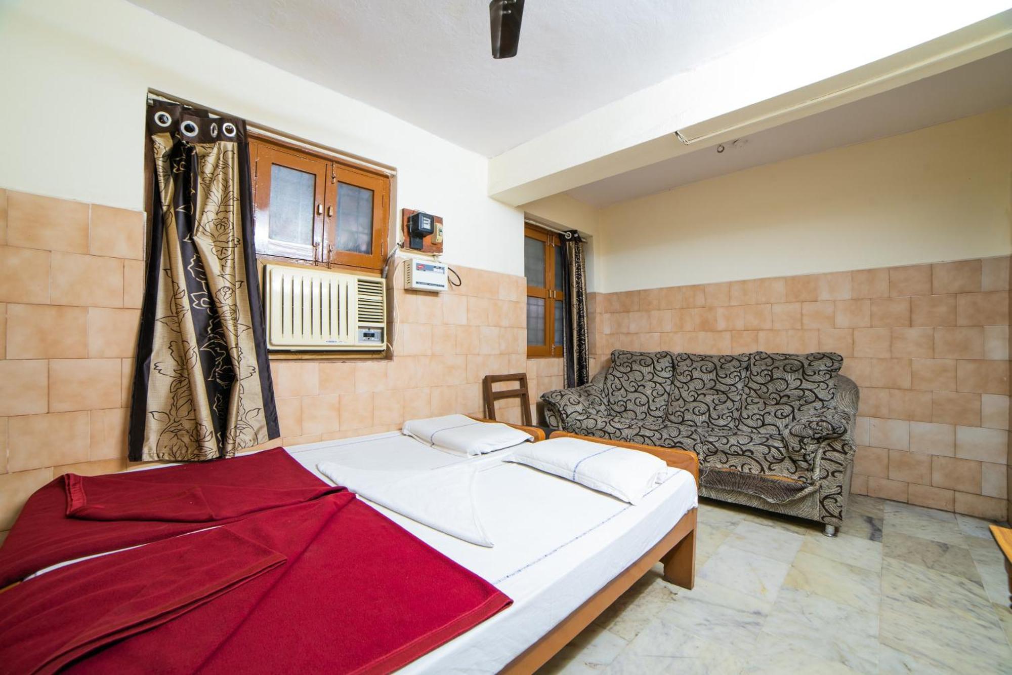 Hotel O Sree Radha Lodge Near Snow World Secunderabad Bagian luar foto