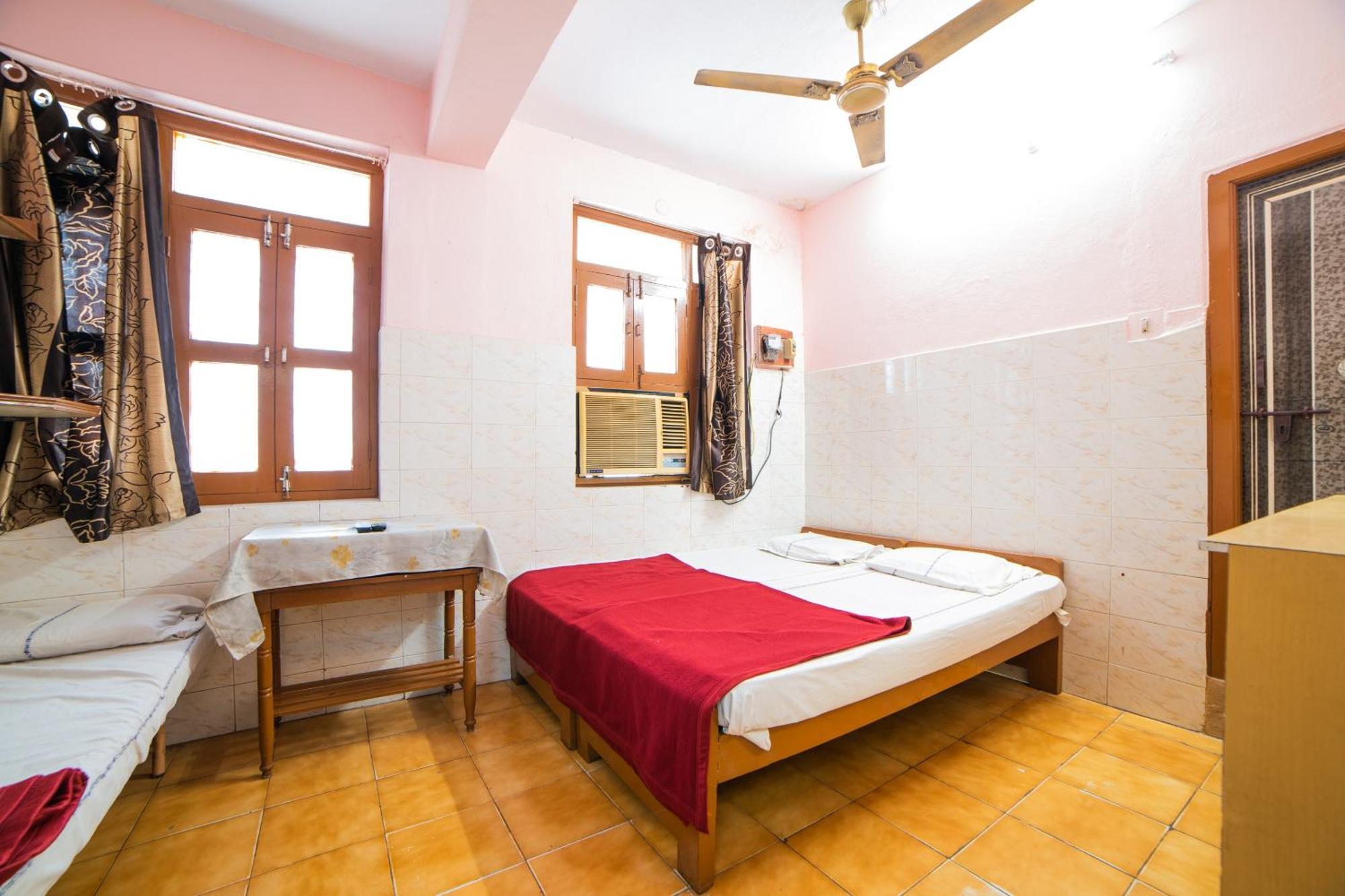 Hotel O Sree Radha Lodge Near Snow World Secunderabad Bagian luar foto