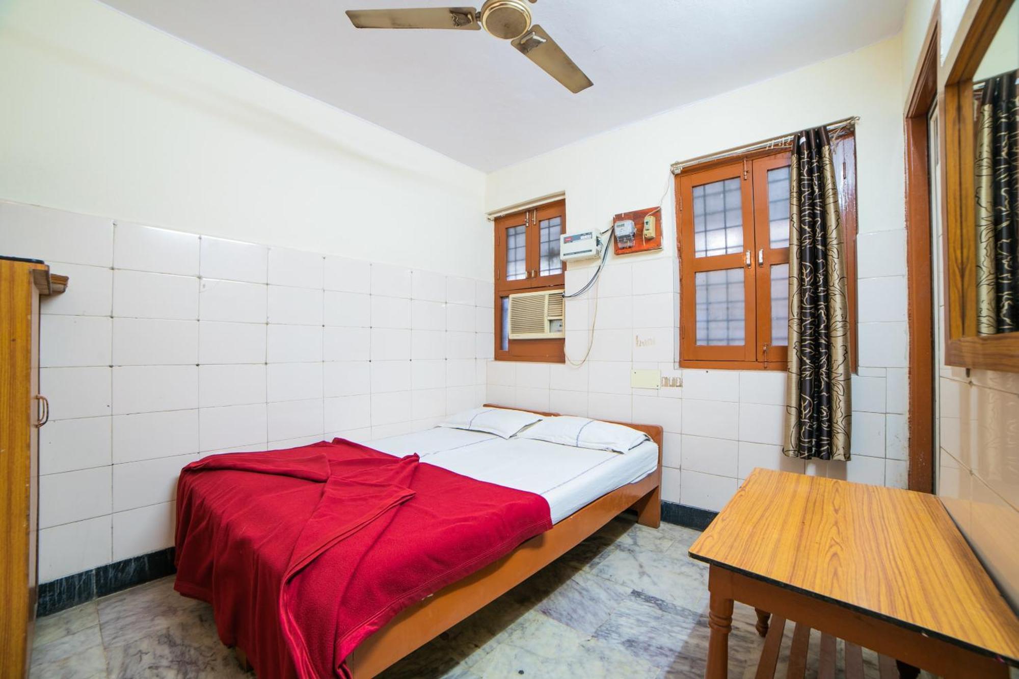 Hotel O Sree Radha Lodge Near Snow World Secunderabad Bagian luar foto