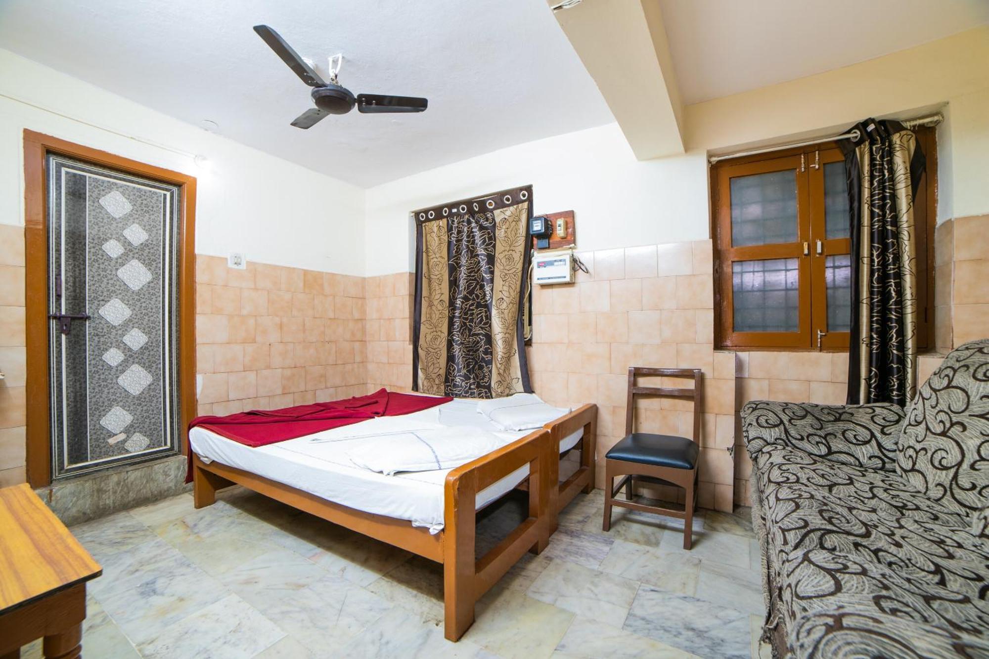 Hotel O Sree Radha Lodge Near Snow World Secunderabad Bagian luar foto